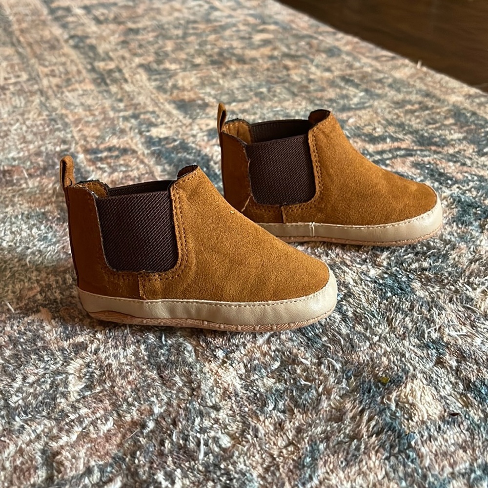 Old Navy Faux-Suede Chelsea Bootie size 6-12 mo